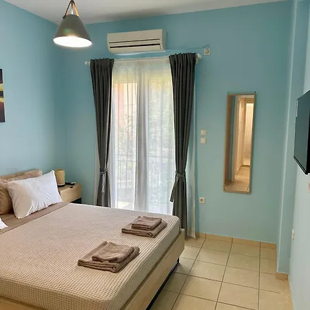 Seaside Escape Apartments - Poseidon Palaiá Fókaia Esterno foto